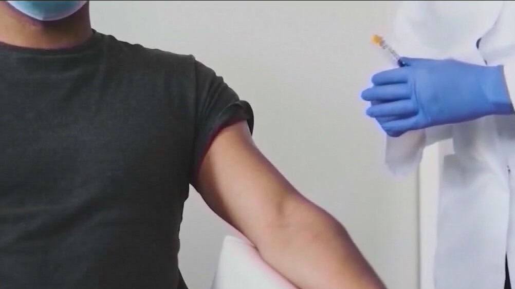 Politicians weigh in on Governor Abbott's vaccine mandate ban